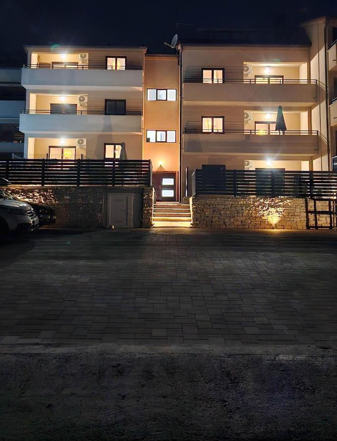 Apartment Bluemare B3 With Shared Pool Ližnjan 外观 照片