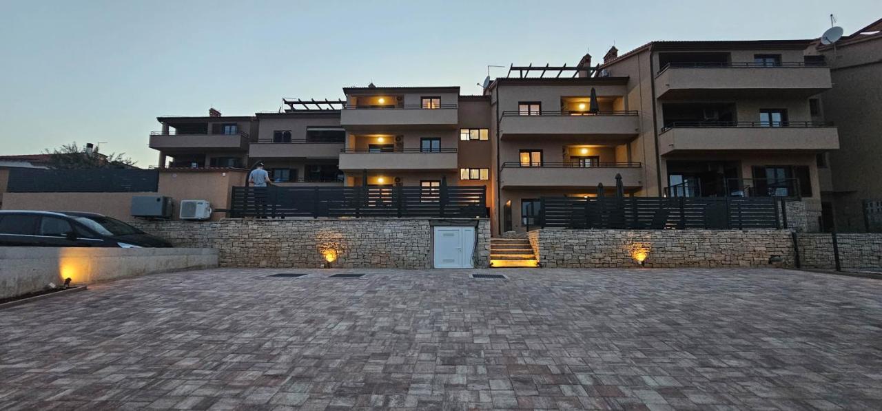 Apartment Bluemare B3 With Shared Pool Ližnjan 外观 照片