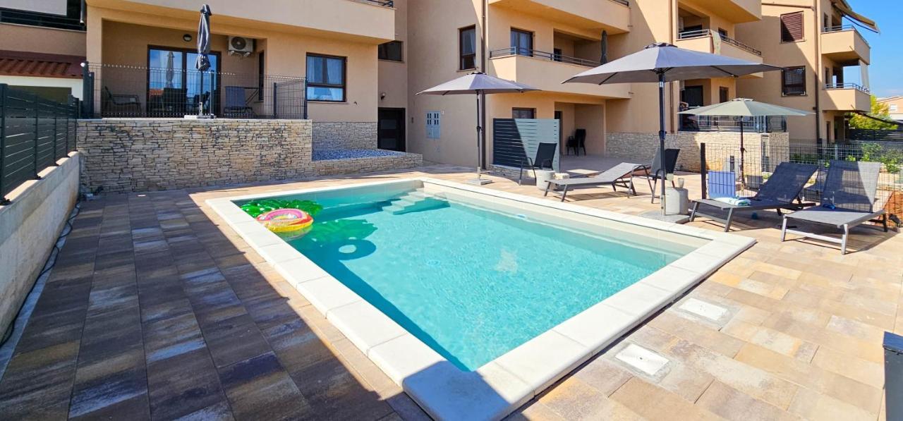 Apartment Bluemare B3 With Shared Pool Ližnjan 外观 照片