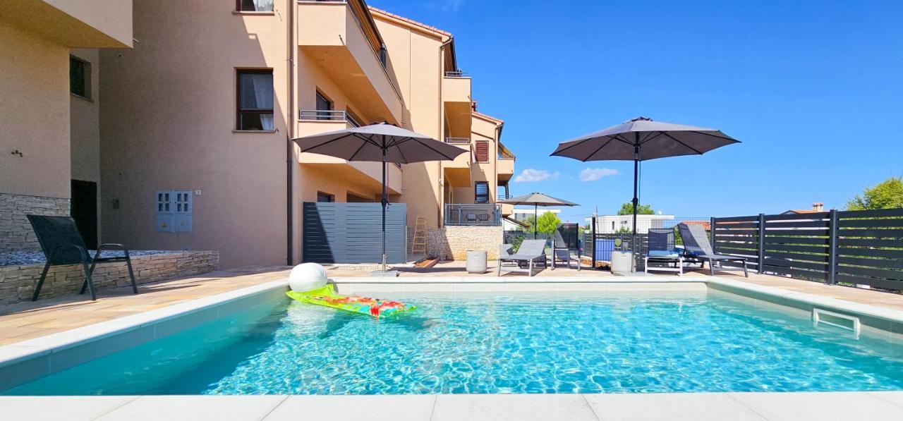 Apartment Bluemare B3 With Shared Pool Ližnjan 外观 照片