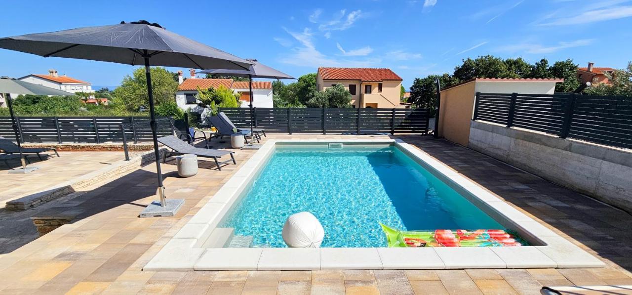 Apartment Bluemare B3 With Shared Pool Ližnjan 外观 照片
